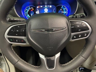 2024 Chrysler Pacifica Hybrid Select