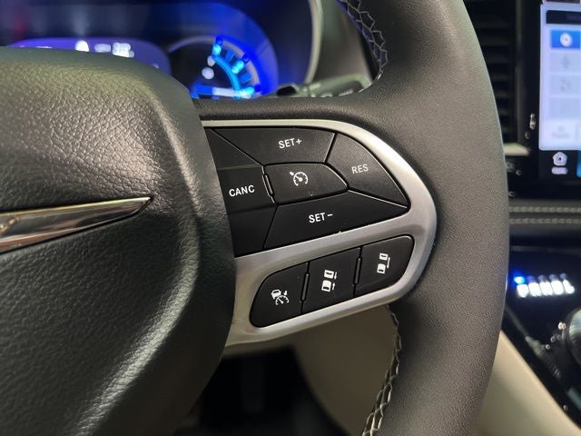 2024 Chrysler Pacifica Hybrid Select