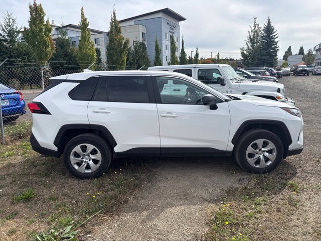 2025 Toyota RAV4 LE