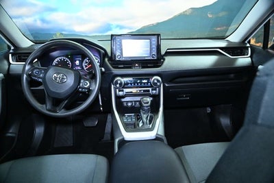 2022 Toyota RAV4 LE