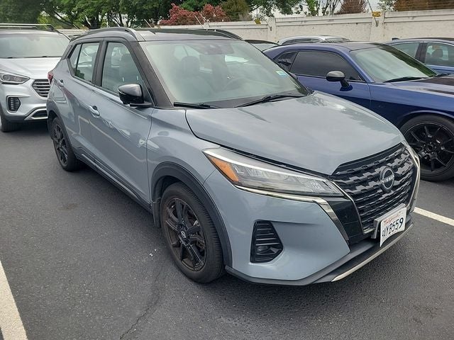 2022 Nissan Kicks SR