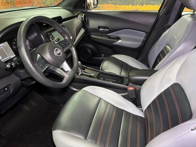 2022 Nissan Kicks SR