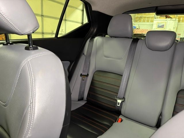 2022 Nissan Kicks SR