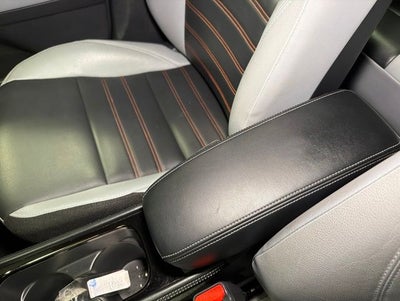 2022 Nissan Kicks SR