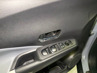 2022 Nissan Kicks SR