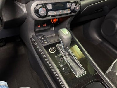 2022 Nissan Kicks SR
