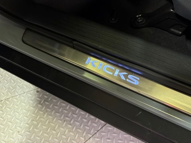 2022 Nissan Kicks SR