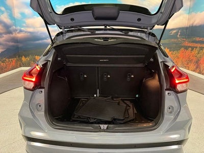 2022 Nissan Kicks SR