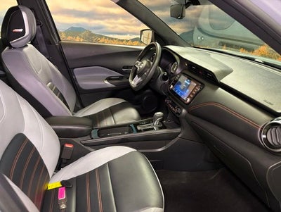 2022 Nissan Kicks SR