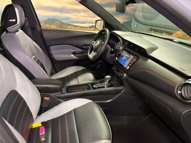 2022 Nissan Kicks SR