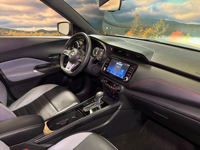 2022 Nissan Kicks SR