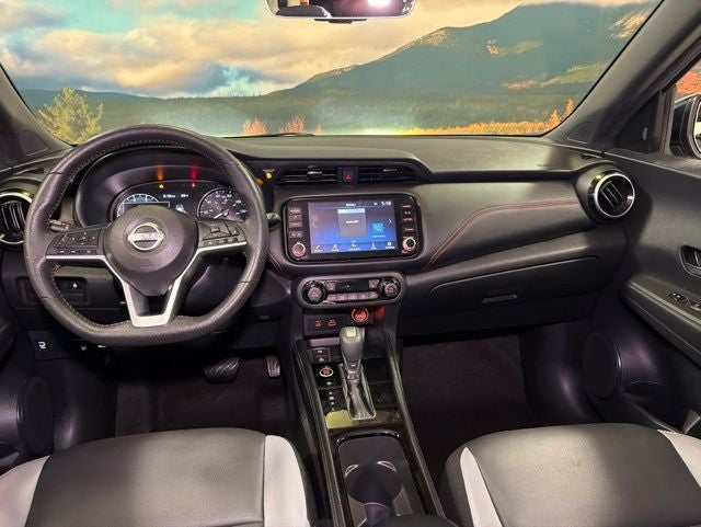 2022 Nissan Kicks SR