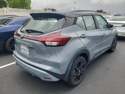 2022 Nissan Kicks SR