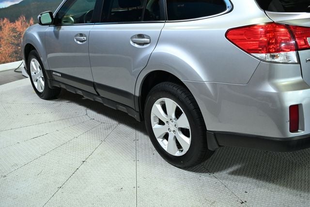 2010 Subaru Outback 2.5i Limited