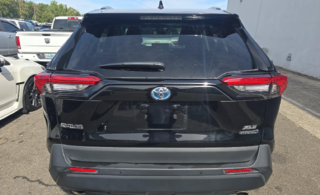 2023 Toyota RAV4 Hybrid XLE Premium