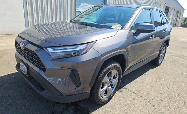 2022 Toyota RAV4 Hybrid XLE
