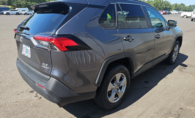 2022 Toyota RAV4 Hybrid XLE
