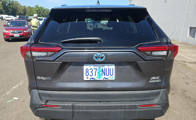 2022 Toyota RAV4 Hybrid XLE