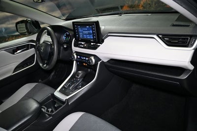 2020 Toyota RAV4 Hybrid XLE