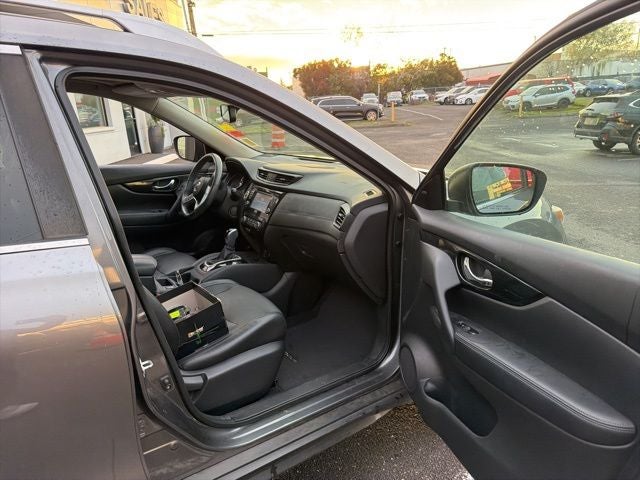 2017 Nissan Rogue SL