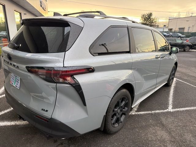 2025 Toyota Sienna Woodland Edition 7 Passenger