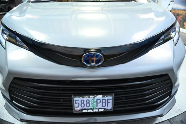 2025 Toyota Sienna Woodland Edition 7 Passenger