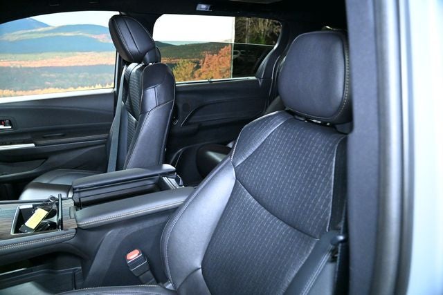 2025 Toyota Sienna Woodland Edition 7 Passenger