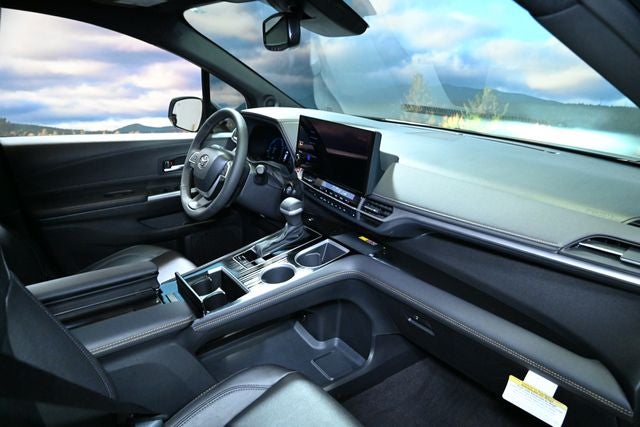 2025 Toyota Sienna Woodland Edition 7 Passenger