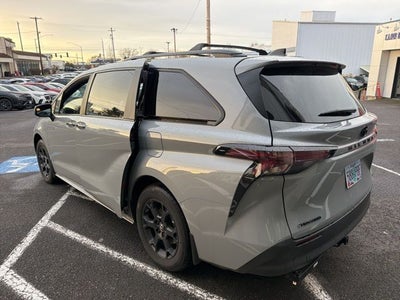 2025 Toyota Sienna Woodland Edition 7 Passenger