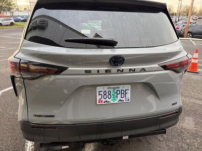 2025 Toyota Sienna Woodland Edition 7 Passenger