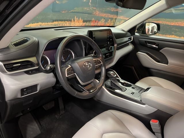 2022 Toyota Highlander Hybrid XLE