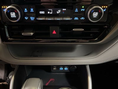 2022 Toyota Highlander Hybrid XLE