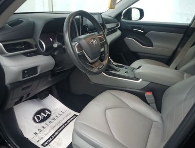 2022 Toyota Highlander Hybrid XLE