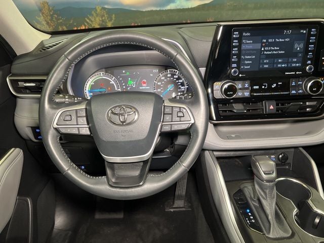 2022 Toyota Highlander Hybrid XLE