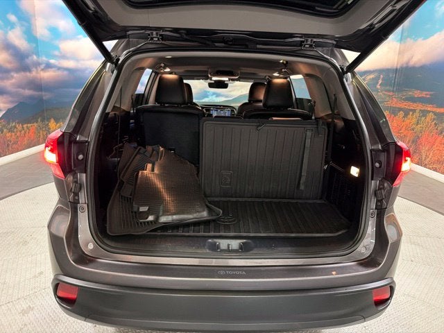 2019 Toyota Highlander SE