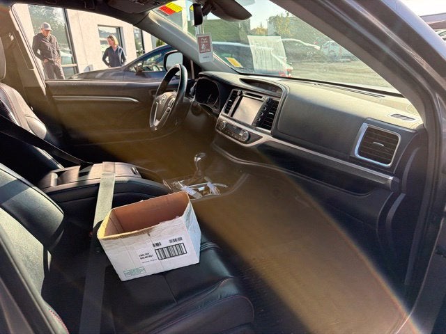 2019 Toyota Highlander SE