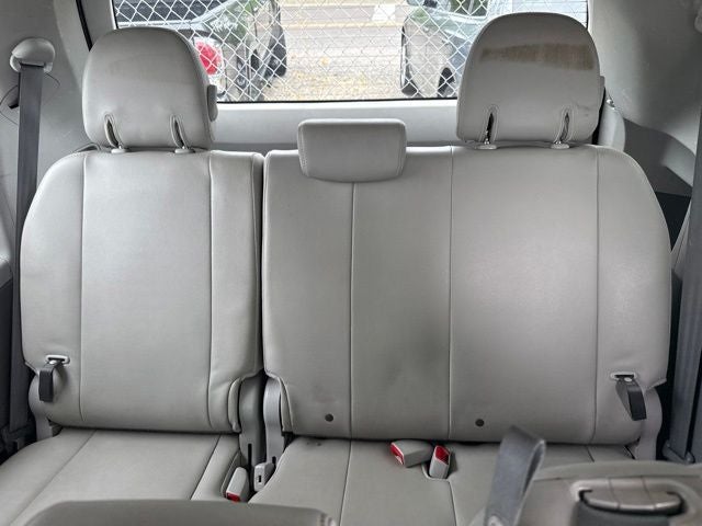 2013 Toyota Sienna XLE 8 Passenger