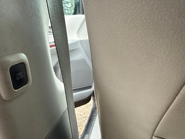 2013 Toyota Sienna XLE 8 Passenger