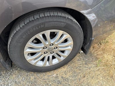 2013 Toyota Sienna XLE 8 Passenger