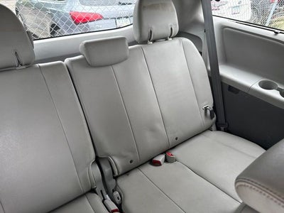 2013 Toyota Sienna XLE 8 Passenger