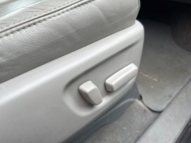 2013 Toyota Sienna XLE 8 Passenger