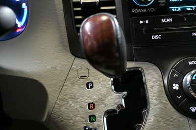 2013 Toyota Sienna XLE 8 Passenger