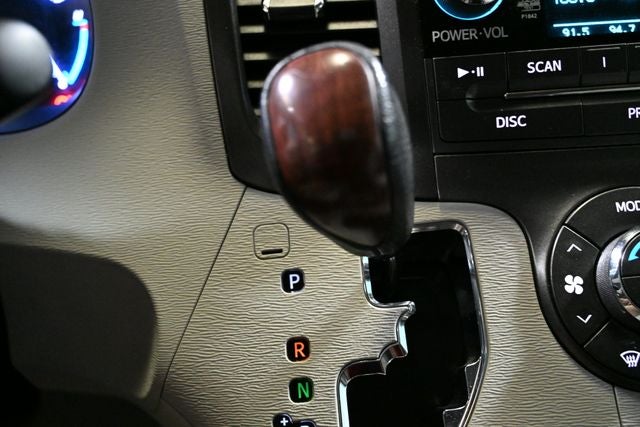 2013 Toyota Sienna XLE 8 Passenger