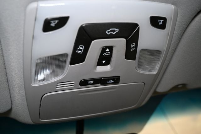 2013 Toyota Sienna XLE 8 Passenger