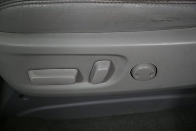 2013 Toyota Sienna XLE 8 Passenger