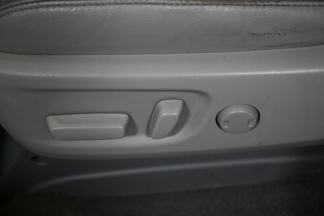 2013 Toyota Sienna XLE 8 Passenger