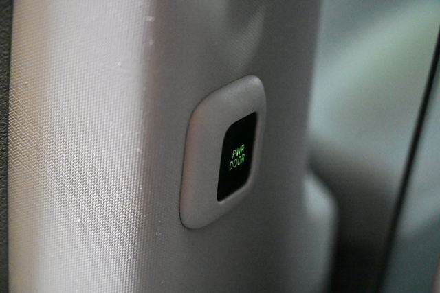 2013 Toyota Sienna XLE 8 Passenger