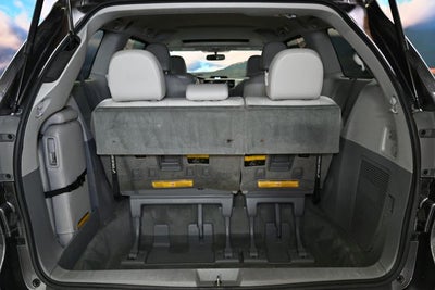 2013 Toyota Sienna XLE 8 Passenger