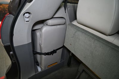 2013 Toyota Sienna XLE 8 Passenger