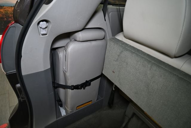 2013 Toyota Sienna XLE 8 Passenger
